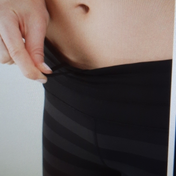 Lululemon Run Inspire Crop II black gray stripe 4 - Picture 4 of 14